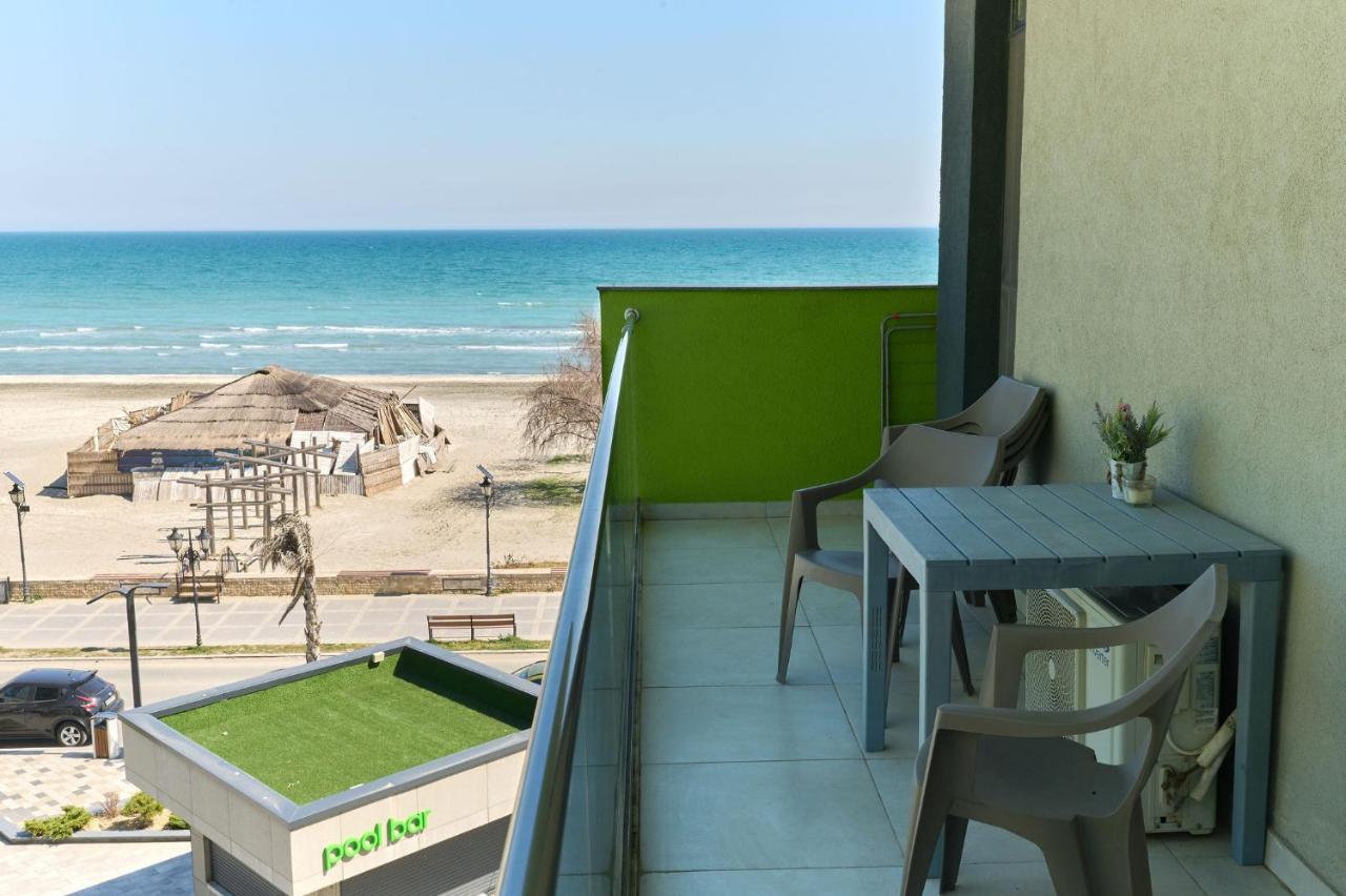 Glamour Red Apartment 22 In Spa Pool Resort Mamaia Exterior photo