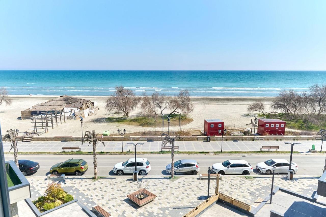 Glamour Red Apartment 22 In Spa Pool Resort Mamaia Exterior photo